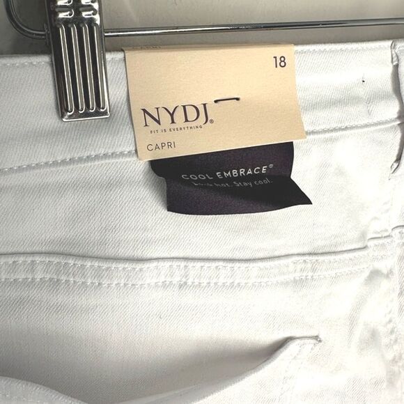 NWT NYDJ Joni capri Relaxed Optic White Women's sz 18 White Cool Embrace spring - Picture 7 of 16